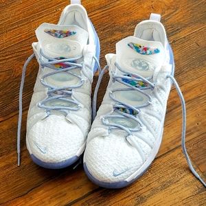 Nike LeBron 18 shoes